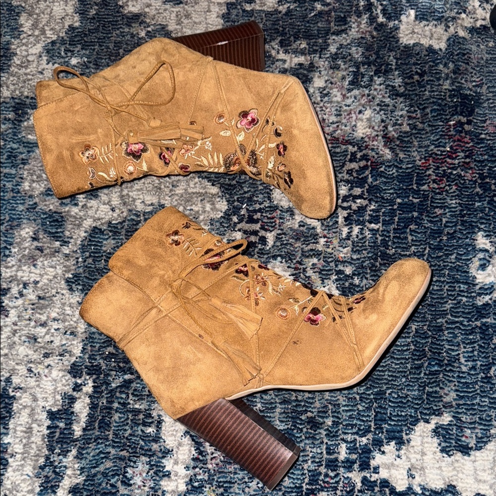 Sam Edelman Floral Embroidered Tan Ankle Boots 3.75in heel